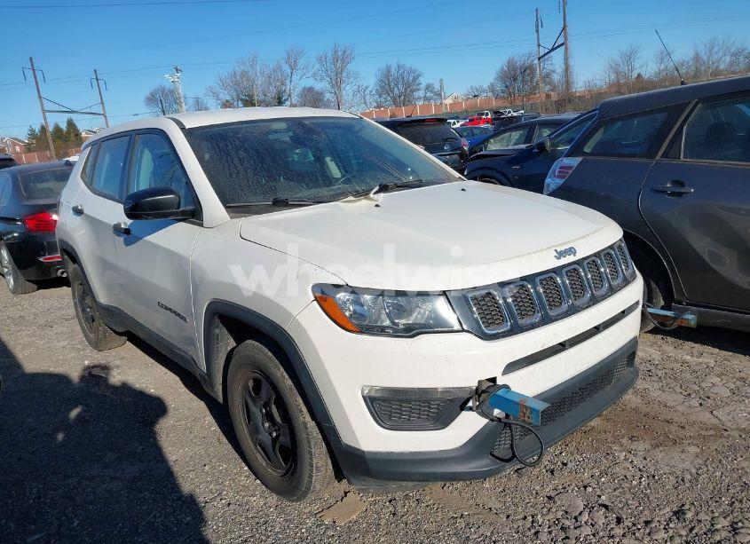 2018 Jeep Compass SPORT FWD (VIN 3C4NJCAB8JT263412) main photo