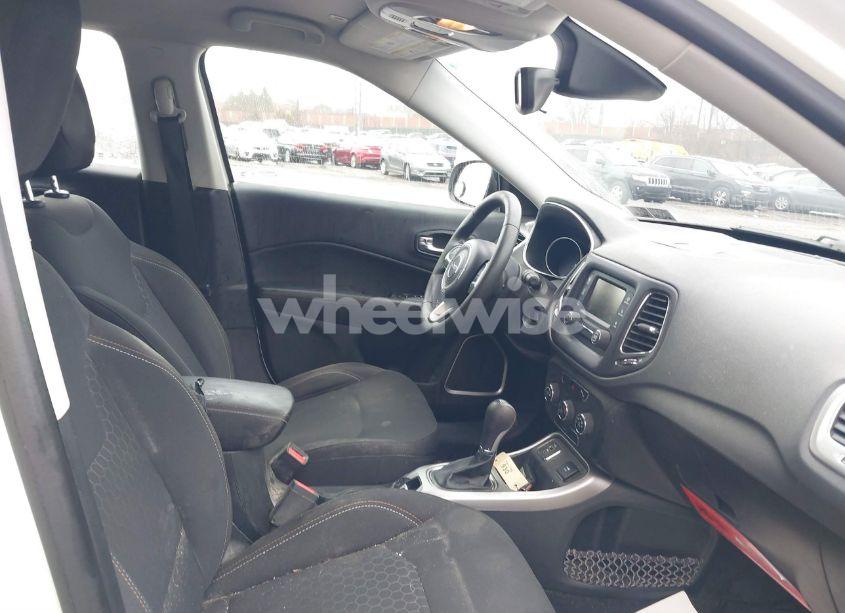 Photo 5 of 2018 Jeep Compass SPORT FWD (VIN 3C4NJCAB8JT263412)