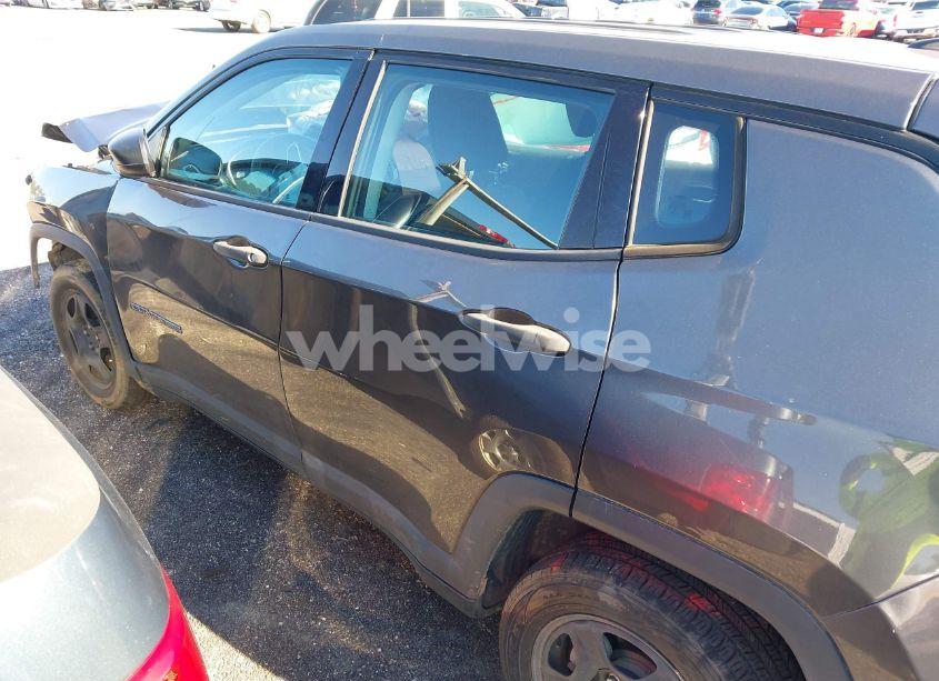 Photo 14 of 2019 Jeep Compass SPORT (VIN 3C4NJCAB9KT819549)