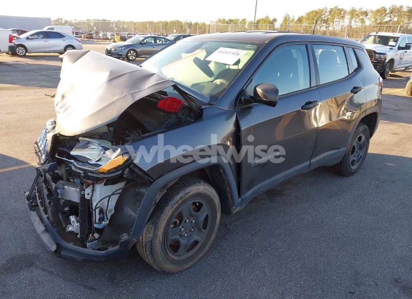 Photo 2 of 2019 Jeep Compass SPORT (VIN 3C4NJCAB9KT819549)