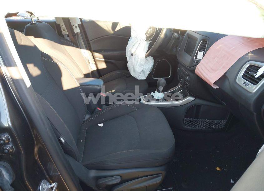 Photo 5 of 2019 Jeep Compass SPORT (VIN 3C4NJCAB9KT819549)