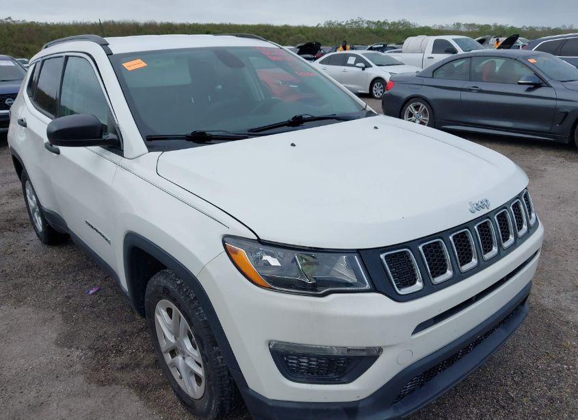 2020 Jeep Compass SPORT FWD (VIN 3C4NJCAB9LT102618) main photo