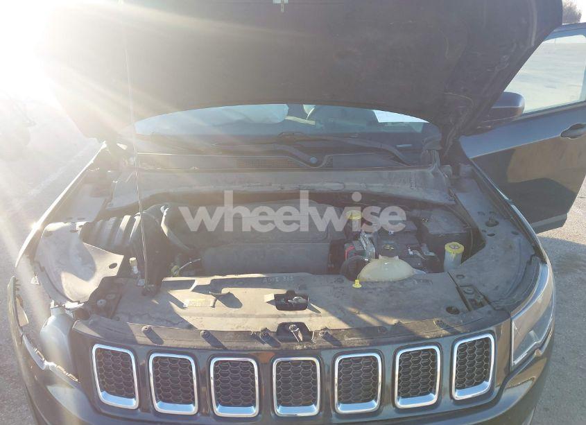 Photo 10 of 2018 Jeep Compass SPORT FWD (VIN 3C4NJCABXJT102530)