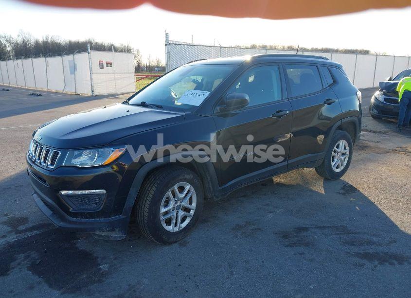 Photo 2 of 2018 Jeep Compass SPORT FWD (VIN 3C4NJCABXJT102530)