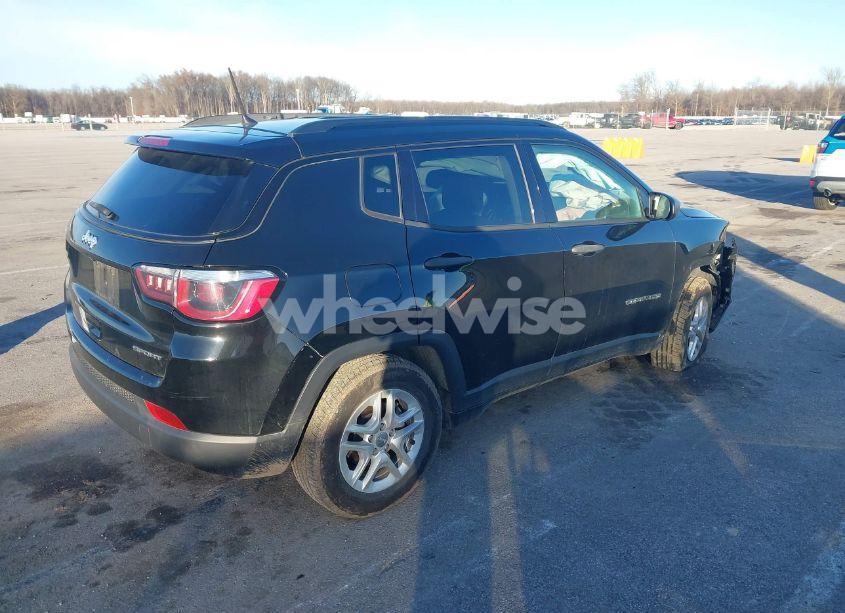 Photo 4 of 2018 Jeep Compass SPORT FWD (VIN 3C4NJCABXJT102530)