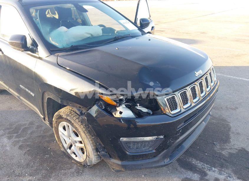 Photo 6 of 2018 Jeep Compass SPORT FWD (VIN 3C4NJCABXJT102530)