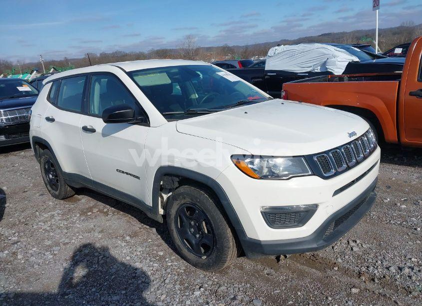 2018 Jeep Compass SPORT FWD (VIN 3C4NJCABXJT263332) main photo