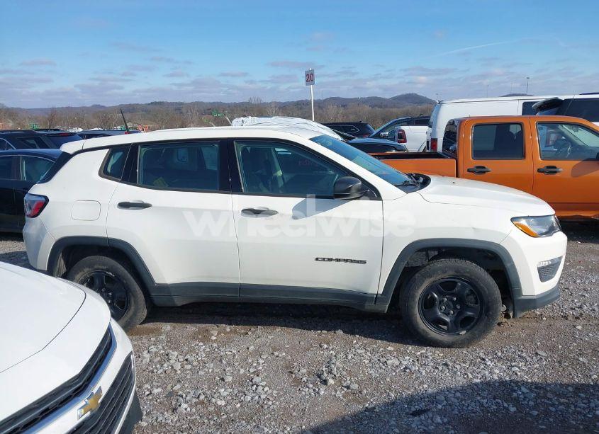 Photo 13 of 2018 Jeep Compass SPORT FWD (VIN 3C4NJCABXJT263332)
