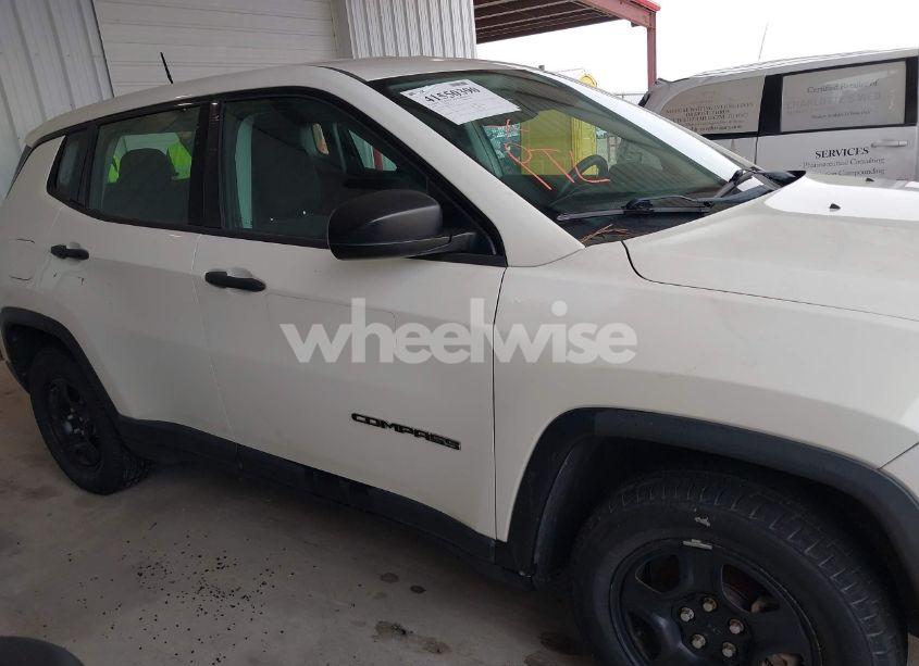 Photo 12 of 2018 Jeep Compass SPORT FWD (VIN 3C4NJCABXJT326901)