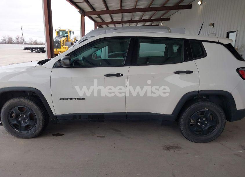 Photo 13 of 2018 Jeep Compass SPORT FWD (VIN 3C4NJCABXJT326901)