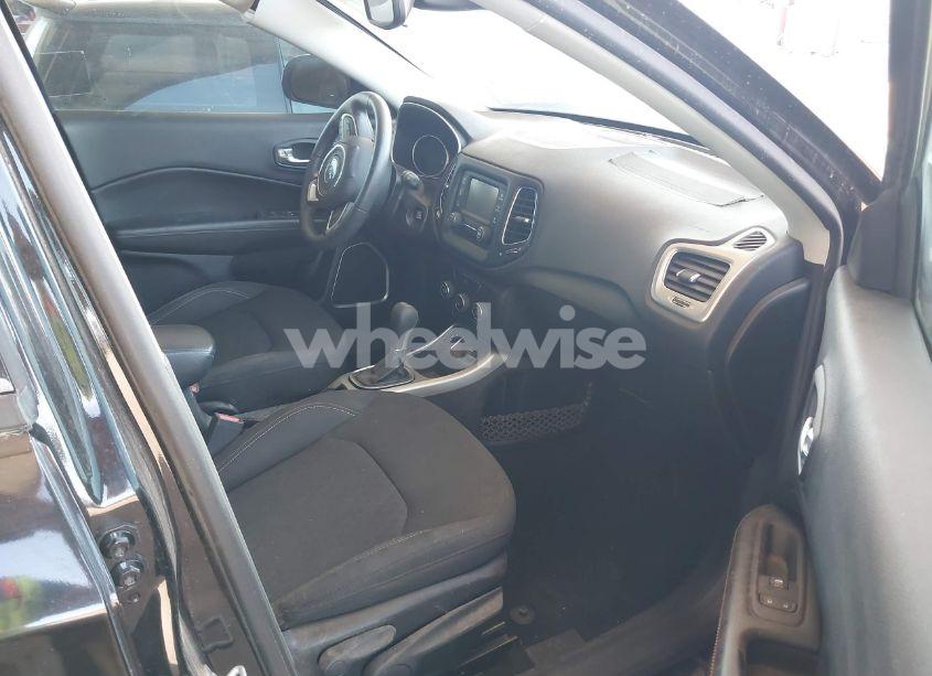 Photo 5 of 2018 Jeep Compass SPORT FWD (VIN 3C4NJCABXJT368260)