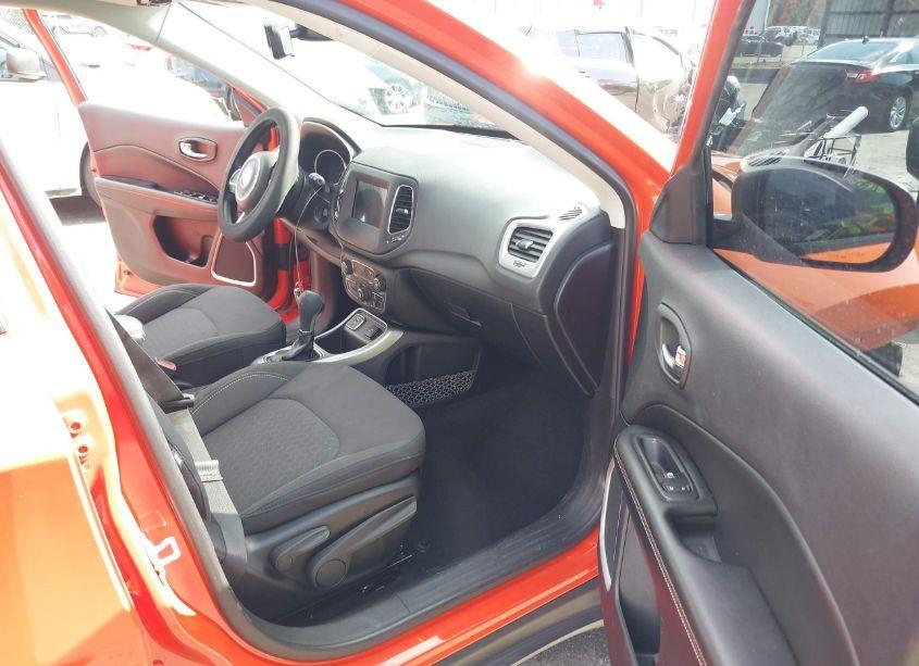 Photo 5 of 2019 Jeep Compass SPORT FWD (VIN 3C4NJCABXKT788974)