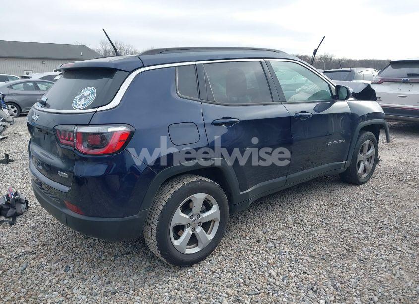 Photo 4 of 2018 Jeep Compass LATITUDE FWD (VIN 3C4NJCBB0JT204580)