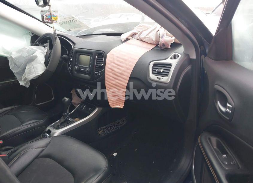 Photo 5 of 2018 Jeep Compass LATITUDE FWD (VIN 3C4NJCBB0JT204580)