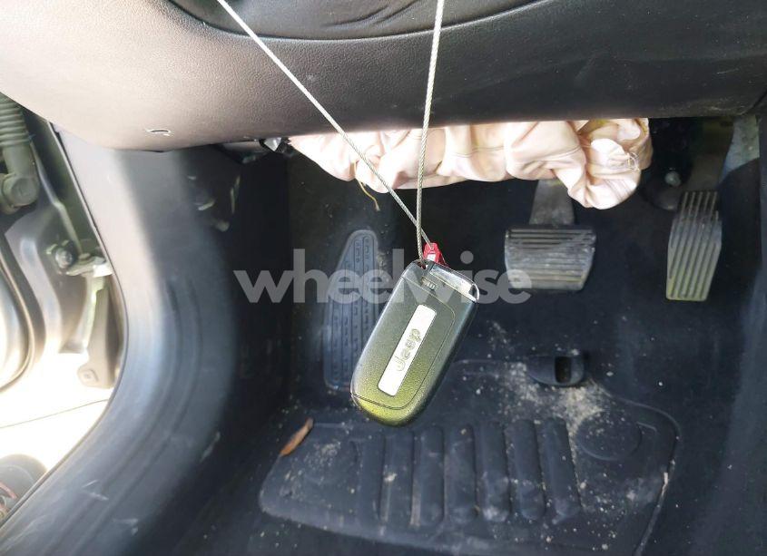 Photo 11 of 2018 Jeep Compass LATITUDE FWD (VIN 3C4NJCBB0JT227017)