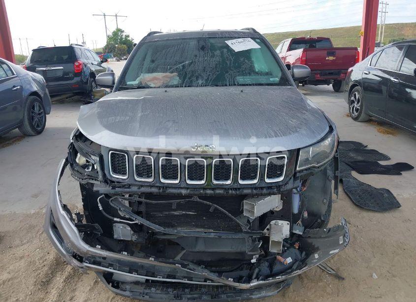 Photo 12 of 2018 Jeep Compass LATITUDE FWD (VIN 3C4NJCBB0JT227017)