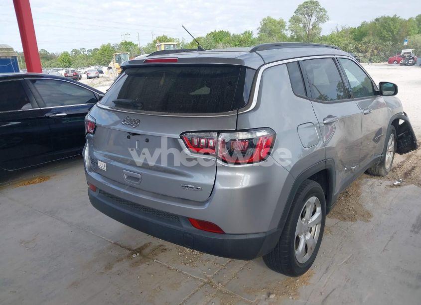 Photo 4 of 2018 Jeep Compass LATITUDE FWD (VIN 3C4NJCBB0JT227017)
