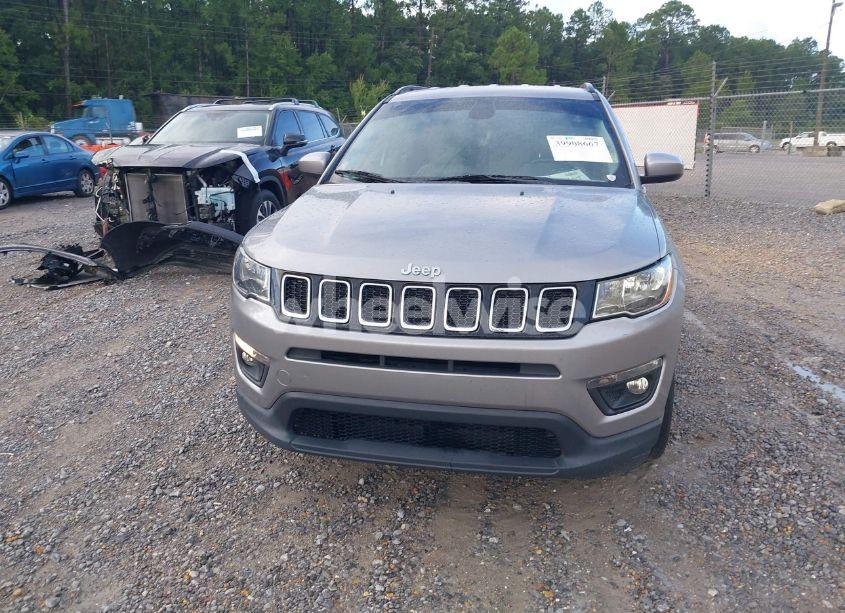 Photo 12 of 2018 Jeep Compass LATITUDE FWD (VIN 3C4NJCBB0JT267565)
