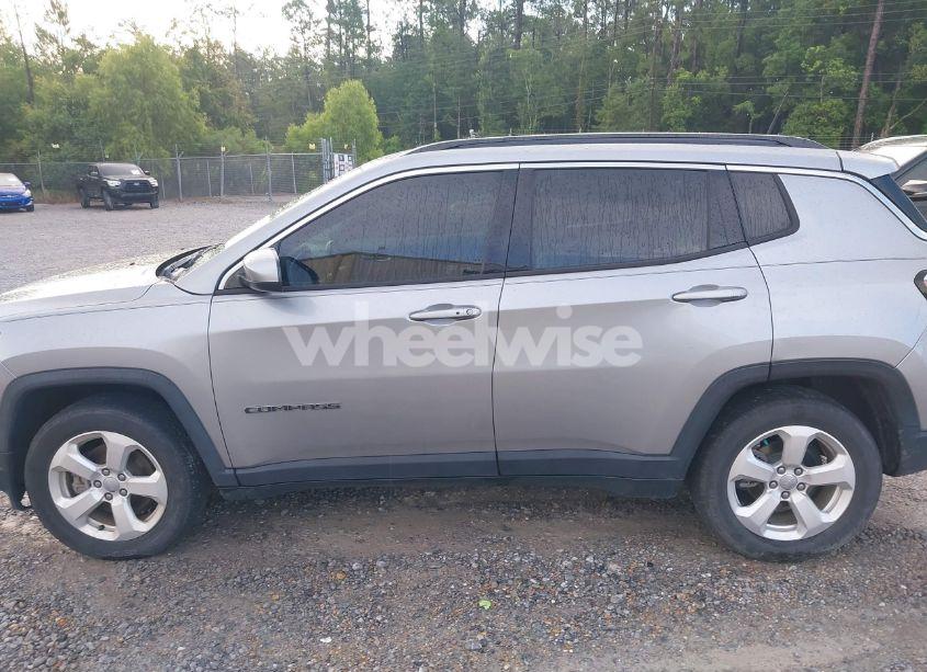 Photo 14 of 2018 Jeep Compass LATITUDE FWD (VIN 3C4NJCBB0JT267565)