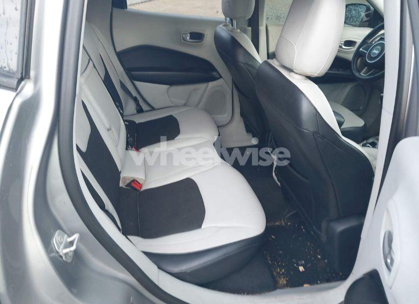 Photo 8 of 2018 Jeep Compass LATITUDE FWD (VIN 3C4NJCBB0JT267565)