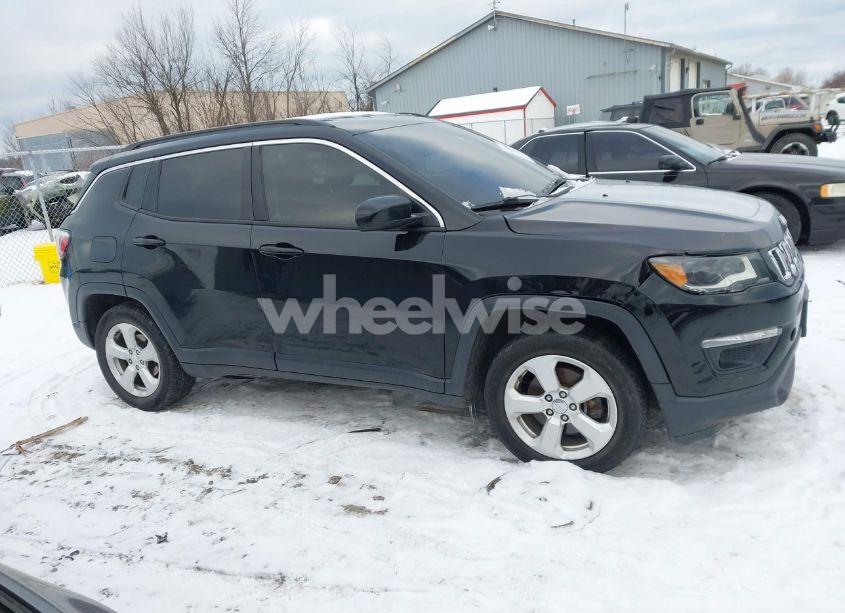 Photo 13 of 2018 Jeep Compass LATITUDE FWD (VIN 3C4NJCBB0JT293129)