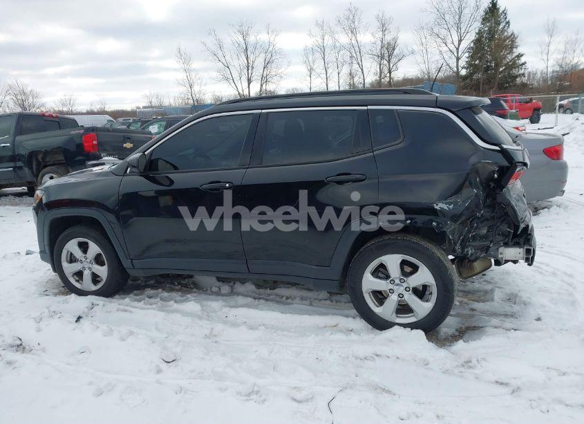 Photo 14 of 2018 Jeep Compass LATITUDE FWD (VIN 3C4NJCBB0JT293129)