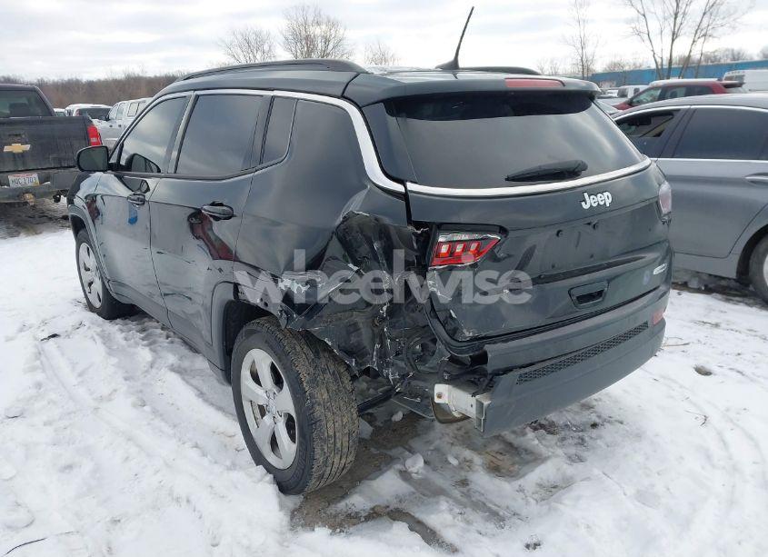 Photo 3 of 2018 Jeep Compass LATITUDE FWD (VIN 3C4NJCBB0JT293129)