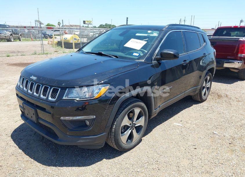 Photo 2 of 2018 Jeep Compass LATITUDE FWD (VIN 3C4NJCBB0JT374678)