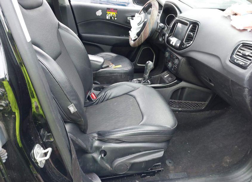 Photo 5 of 2019 Jeep Compass ALTITUDE FWD (VIN 3C4NJCBB0KT782535)