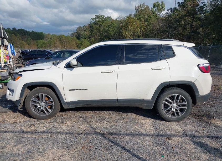 Photo 14 of 2019 Jeep Compass SUN AND WHEEL FWD (VIN 3C4NJCBB0KT832382)