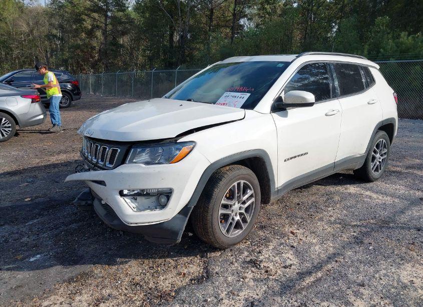 Photo 2 of 2019 Jeep Compass SUN AND WHEEL FWD (VIN 3C4NJCBB0KT832382)