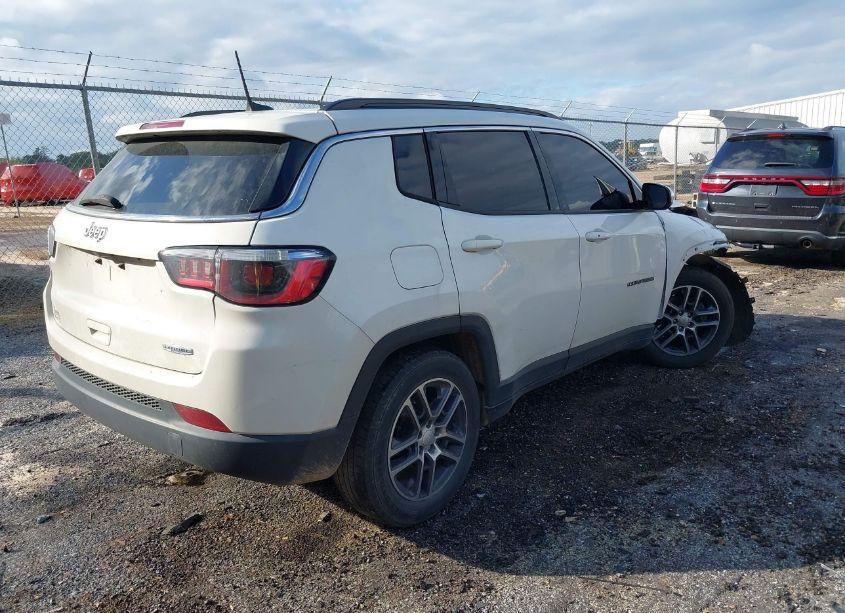 Photo 4 of 2019 Jeep Compass SUN AND WHEEL FWD (VIN 3C4NJCBB0KT832382)