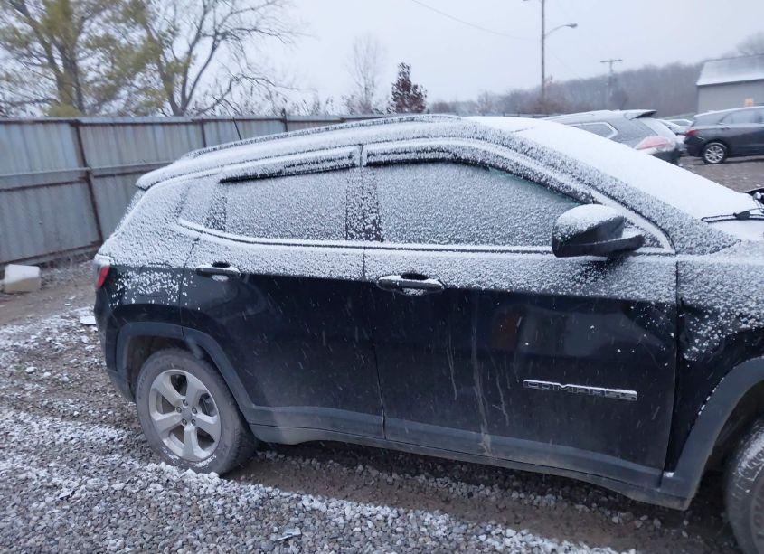 Photo 13 of 2020 Jeep Compass LATITUDE FWD (VIN 3C4NJCBB0LT105406)