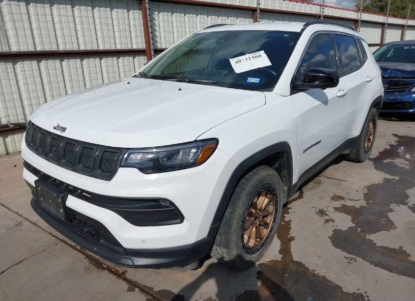 Photo 2 of 2022 Jeep Compass LATITUDE FWD (VIN 3C4NJCBB0NT138845)