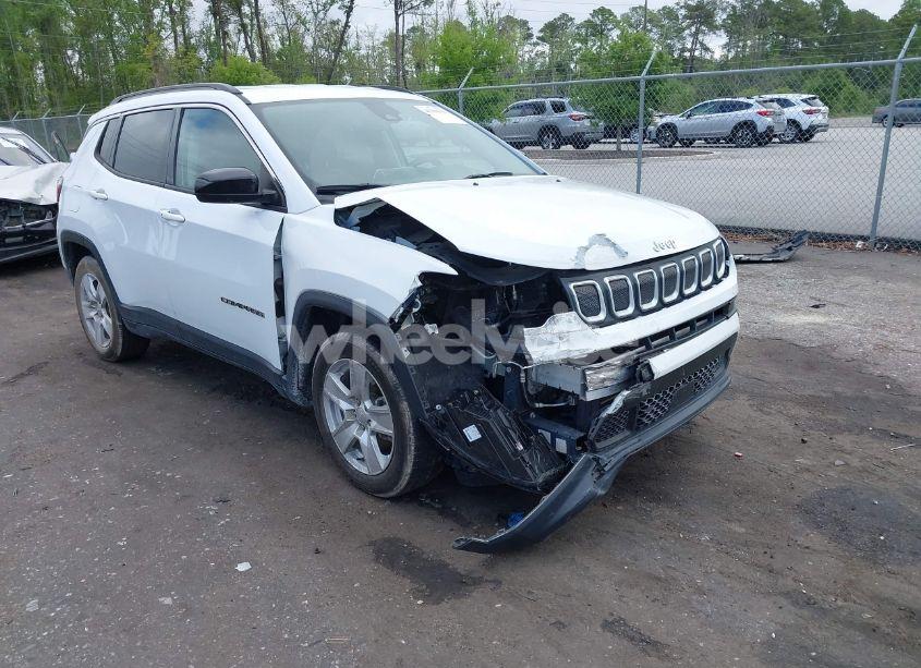 2022 Jeep Compass LATITUDE FWD (VIN 3C4NJCBB0NT140031) main photo