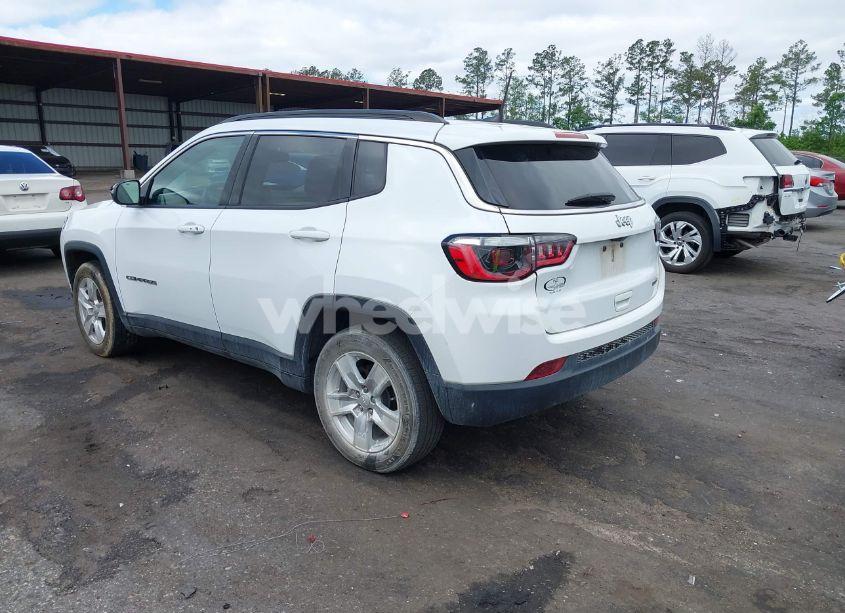 Photo 3 of 2022 Jeep Compass LATITUDE FWD (VIN 3C4NJCBB0NT140031)