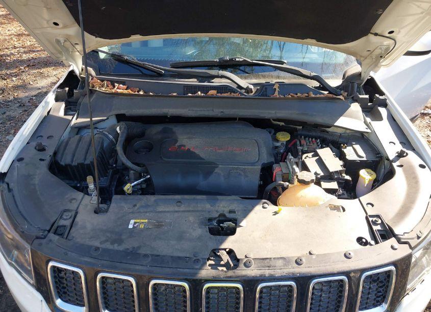 Photo 10 of 2017 Jeep New COMPASS LATITUDE FWD (VIN 3C4NJCBB1HT653230)