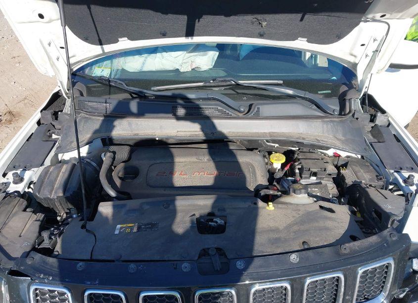 Photo 10 of 2018 Jeep Compass LATITUDE FWD (VIN 3C4NJCBB1JT124219)