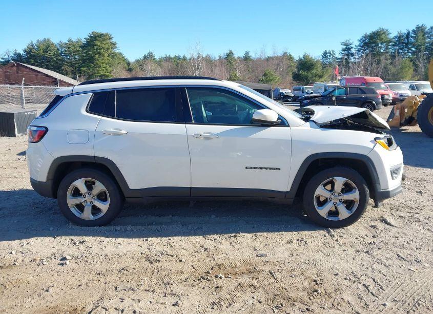 Photo 13 of 2018 Jeep Compass LATITUDE FWD (VIN 3C4NJCBB1JT124219)