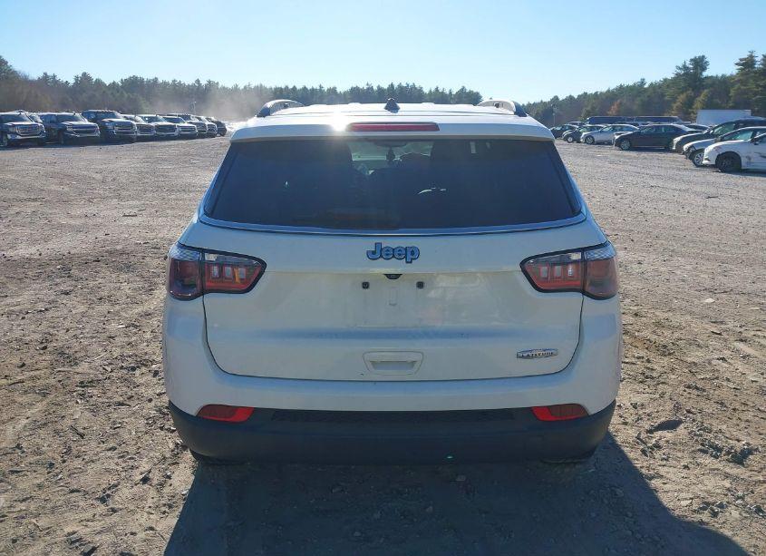 Photo 16 of 2018 Jeep Compass LATITUDE FWD (VIN 3C4NJCBB1JT124219)