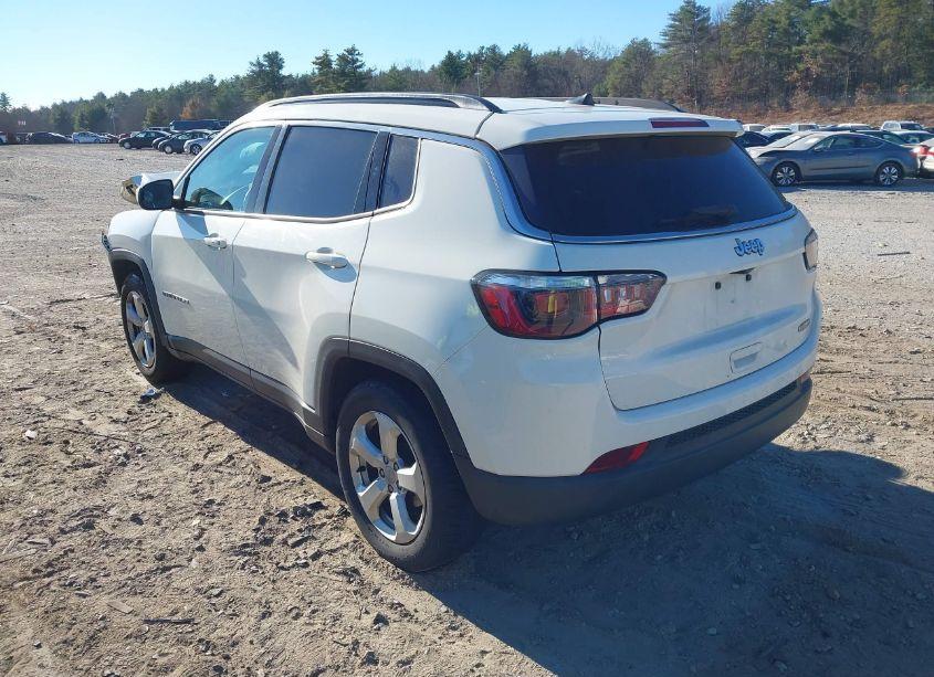 Photo 3 of 2018 Jeep Compass LATITUDE FWD (VIN 3C4NJCBB1JT124219)