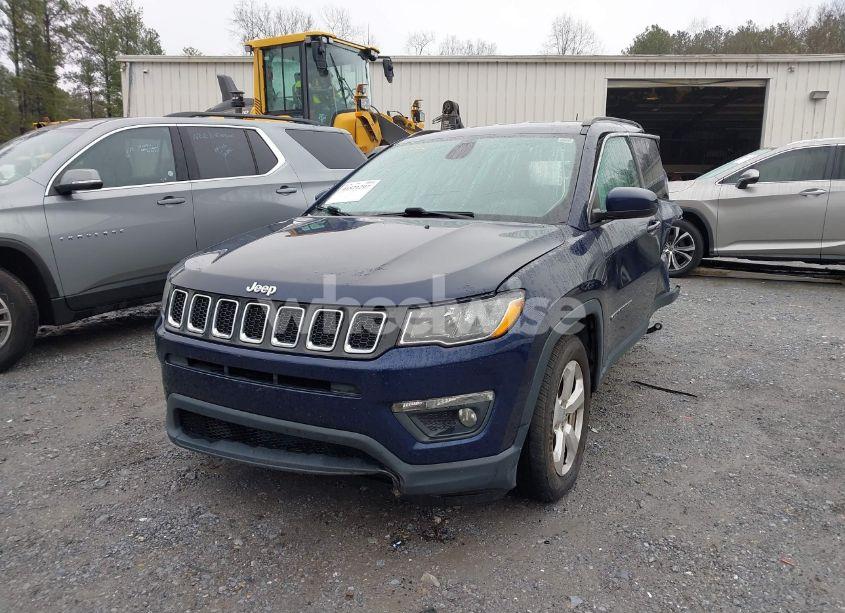Photo 2 of 2018 Jeep Compass LATITUDE FWD (VIN 3C4NJCBB1JT124642)