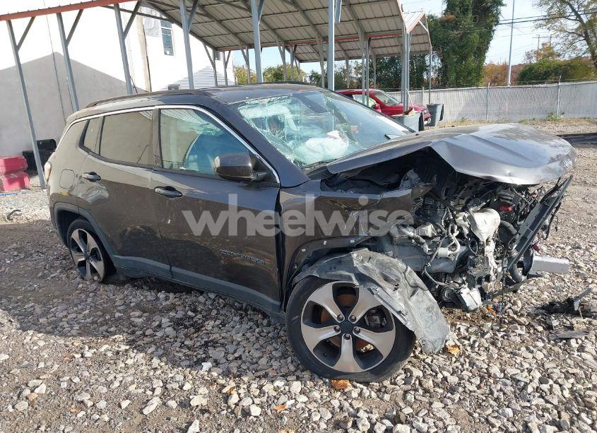 2018 Jeep Compass LATITUDE FWD (VIN 3C4NJCBB1JT133941) main photo