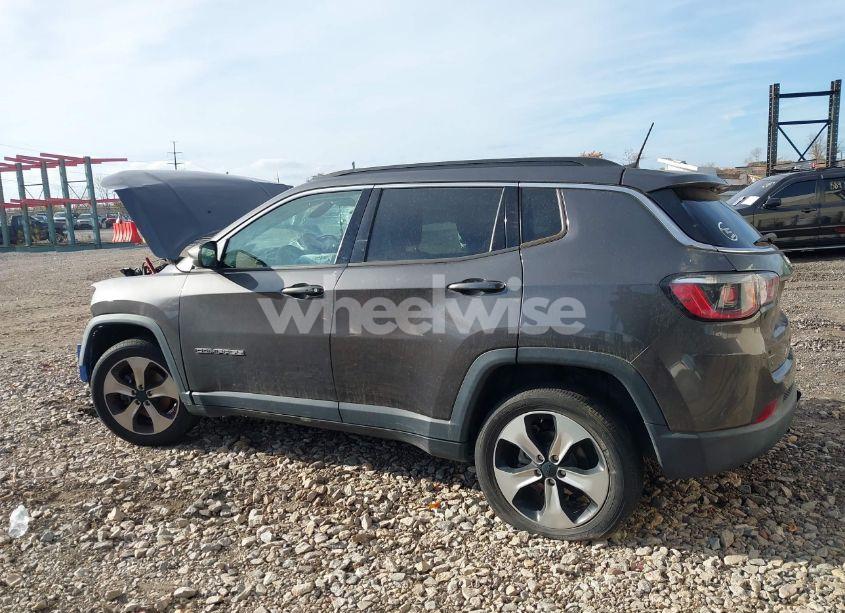 Photo 14 of 2018 Jeep Compass LATITUDE FWD (VIN 3C4NJCBB1JT133941)