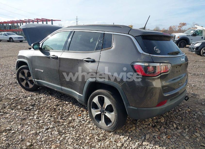 Photo 3 of 2018 Jeep Compass LATITUDE FWD (VIN 3C4NJCBB1JT133941)