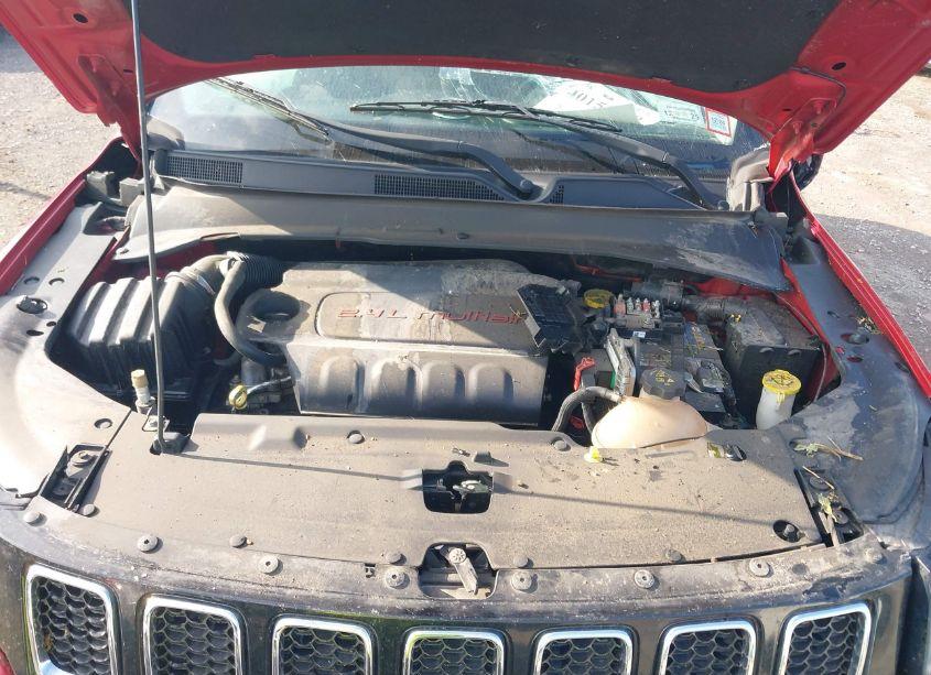 Photo 10 of 2018 Jeep Compass LATITUDE FWD (VIN 3C4NJCBB1JT233635)