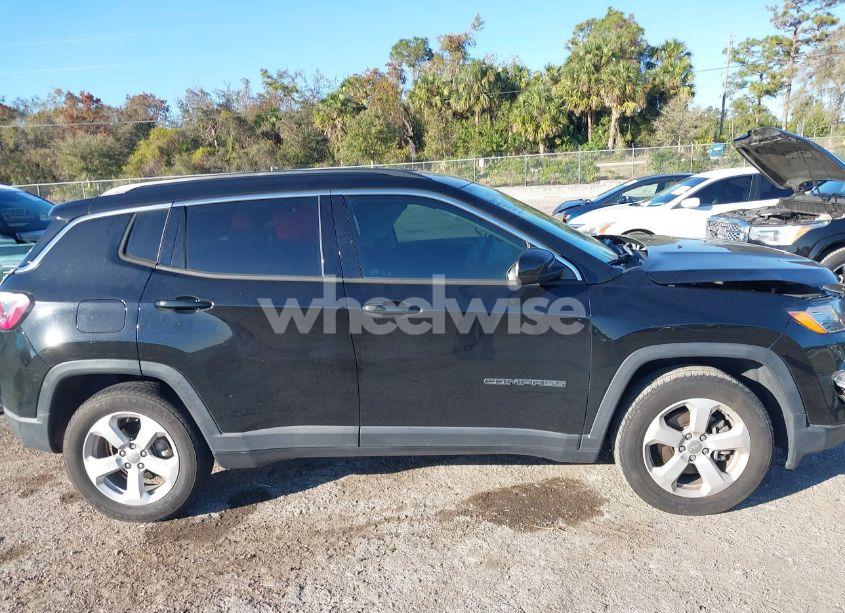 Photo 13 of 2018 Jeep Compass LATITUDE FWD (VIN 3C4NJCBB1JT467953)