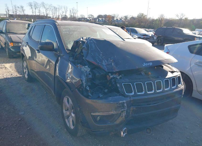 2020 Jeep Compass LATITUDE FWD (VIN 3C4NJCBB1LT125020) main photo