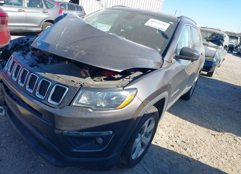 Photo 2 of 2020 Jeep Compass LATITUDE FWD (VIN 3C4NJCBB1LT125020)