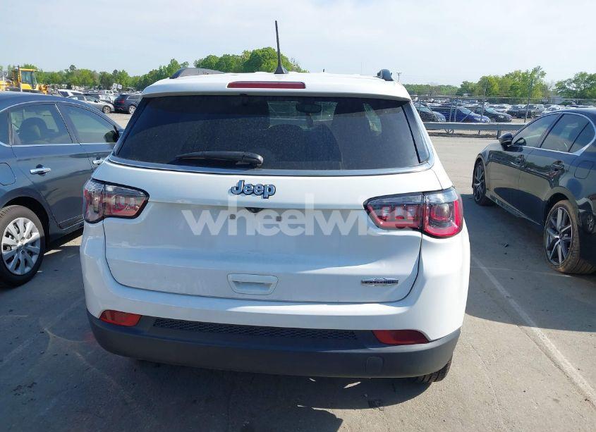 Photo 16 of 2022 Jeep Compass LATITUDE FWD (VIN 3C4NJCBB1NT137963)